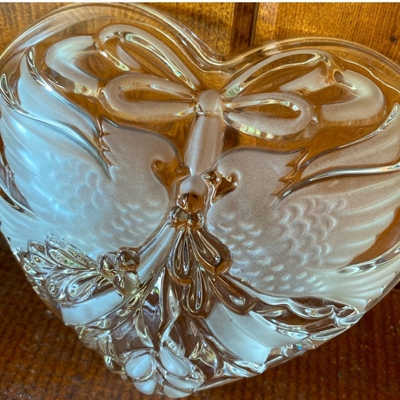 Vintage Heart Shaped Glass Trinket Dish - Picture 6 of 7